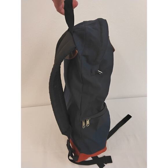 north face backpack blue and orange Trail Lite Speed 30 you can keep your items secure The North Face Tear Drop